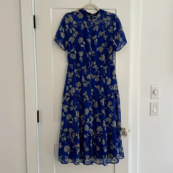 Lulu’s Size medium floral blue and white dress boho preppy - Picture 5 of 6